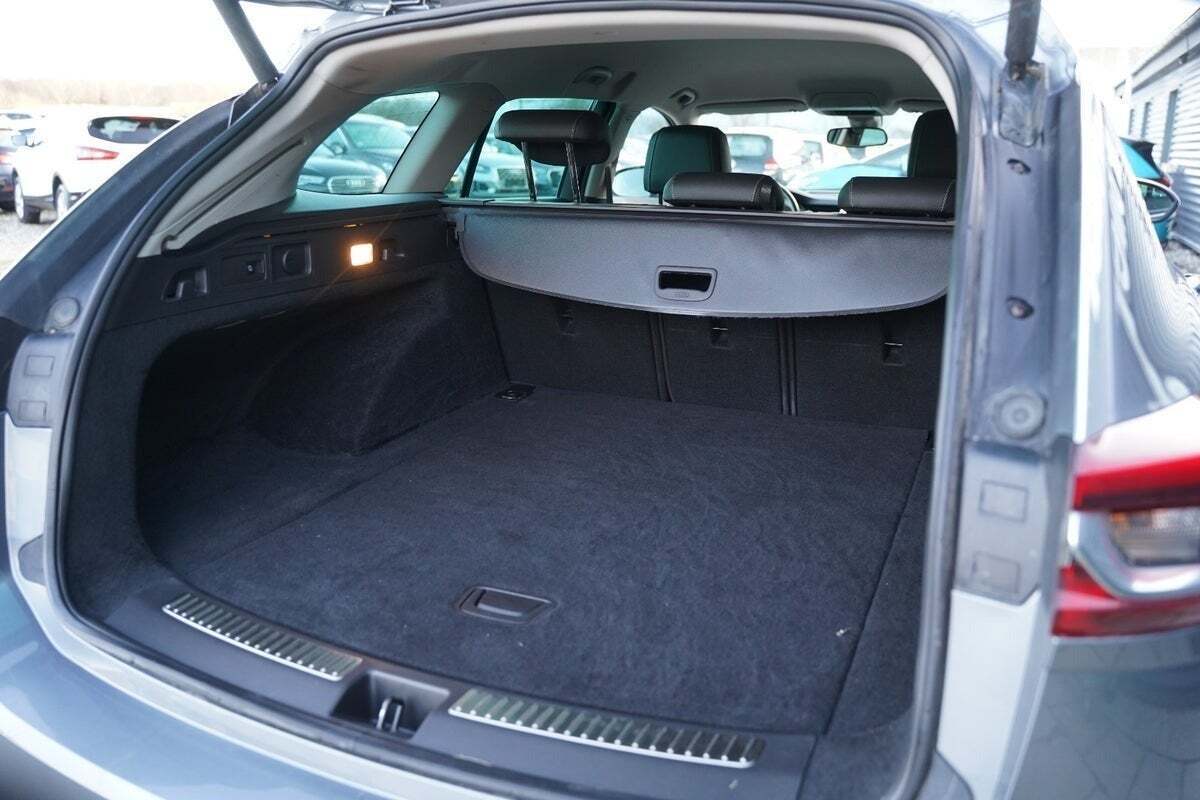 Grå Opel Insignia fra 2018