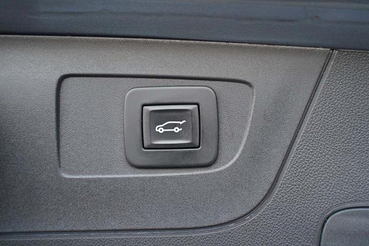 Grå Opel Insignia fra 2018