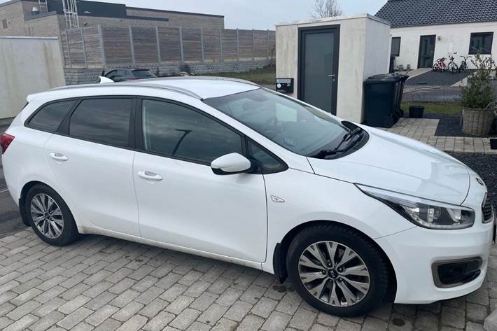 undefined Kia Ceed fra 2018 set udefra