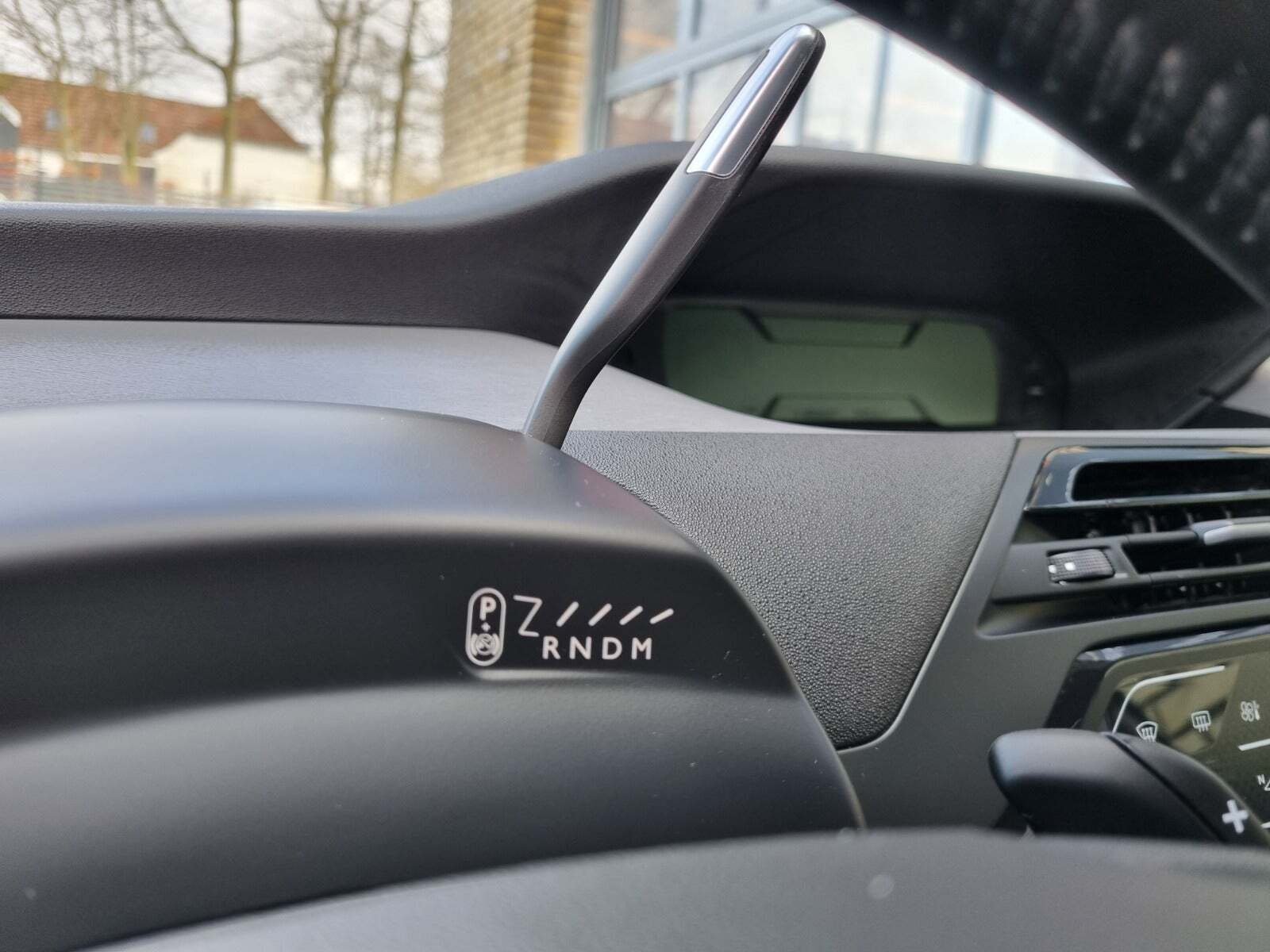 Sort Citroën C4 SpaceTourer fra 2020 set indefra