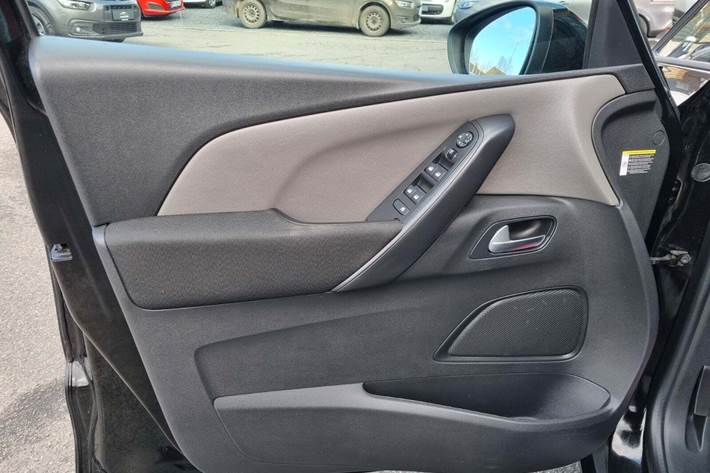 Sort Citroën C4 SpaceTourer fra 2020 set indefra