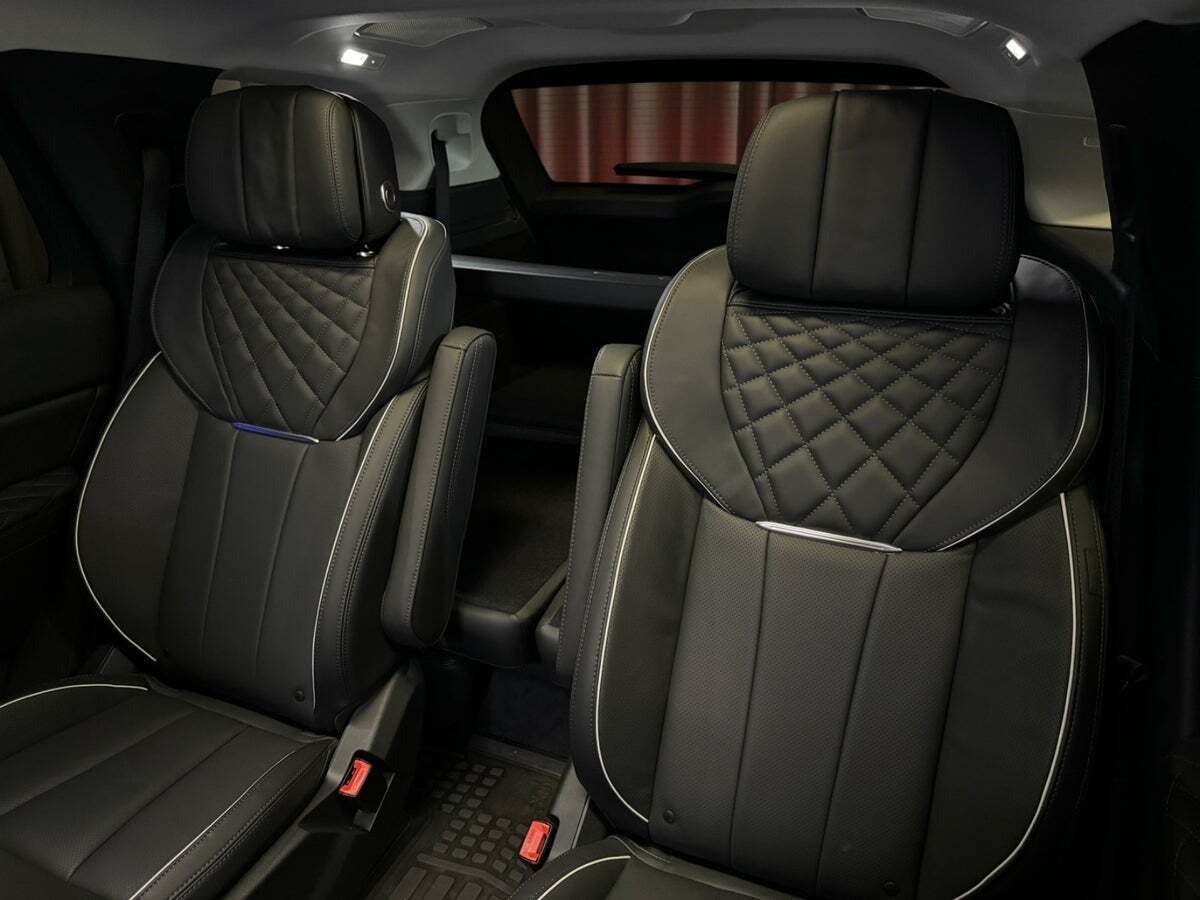 undefined Hongqi E-HS9 fra 2024