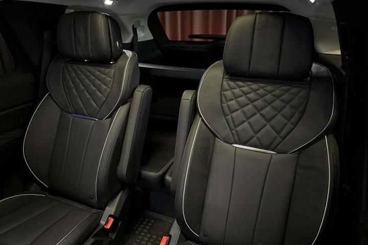 undefined Hongqi E-HS9 fra 2024