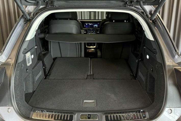 undefined Hongqi E-HS9 fra 2024