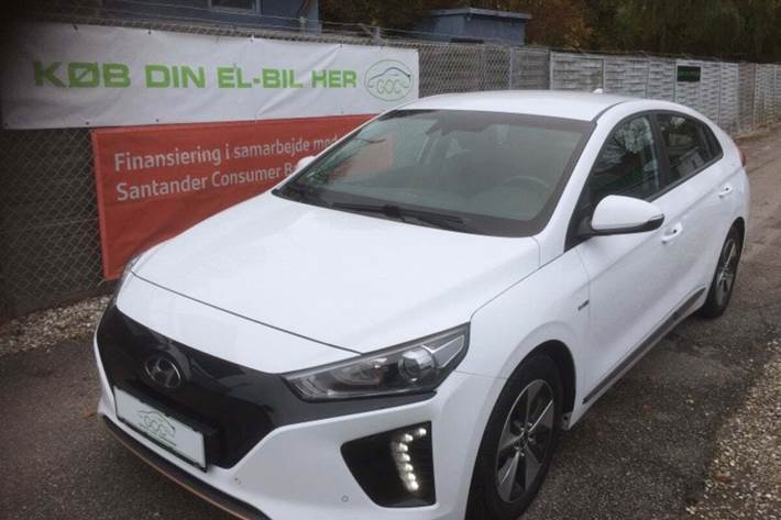 Hvid Hyundai Ioniq fra 2019 set udefra