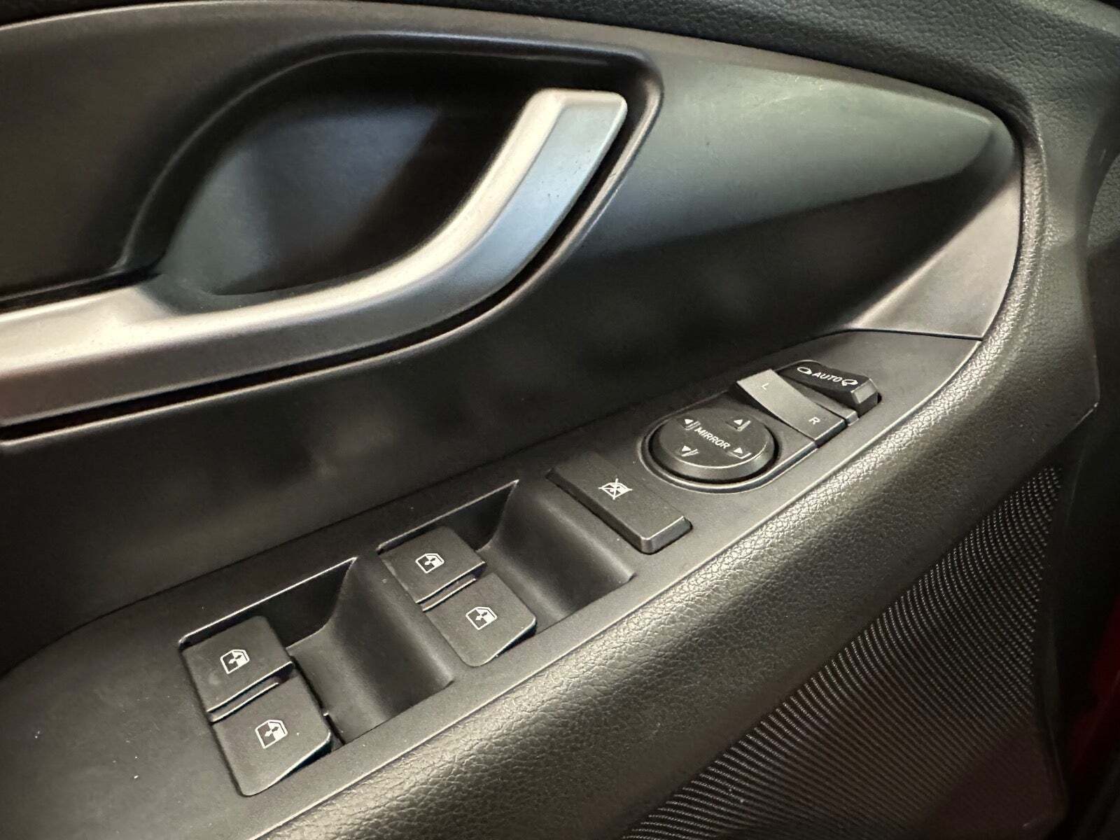 Rød Hyundai i30 fra 2017 set indefra