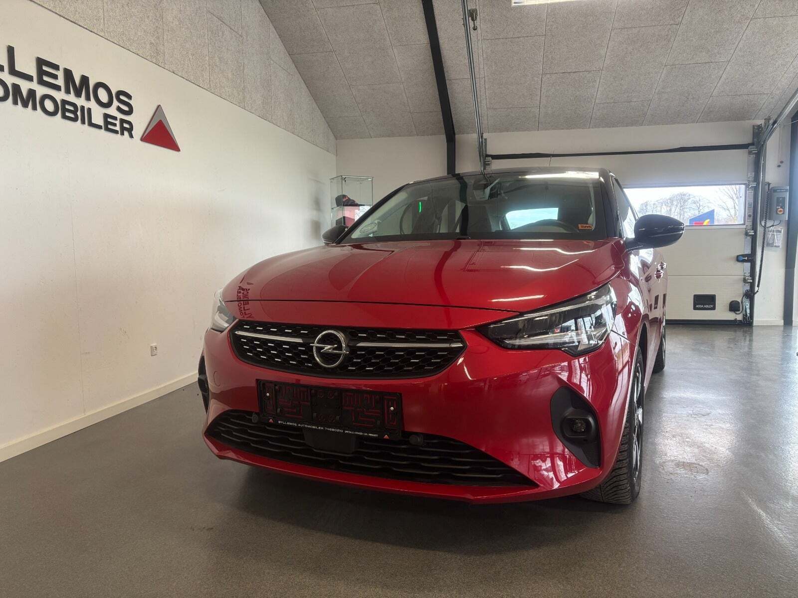 Rød Opel Corsa-e fra 2020