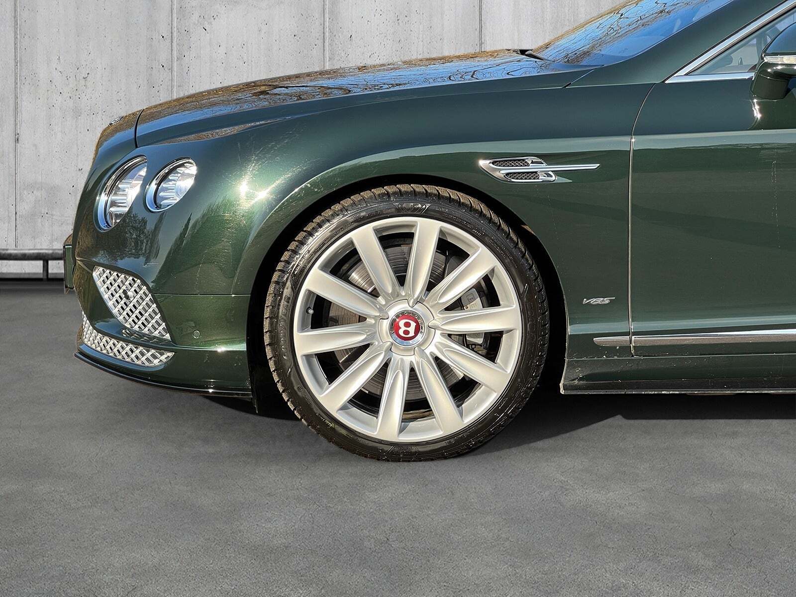 Grøn Bentley Continental GTC fra 2016