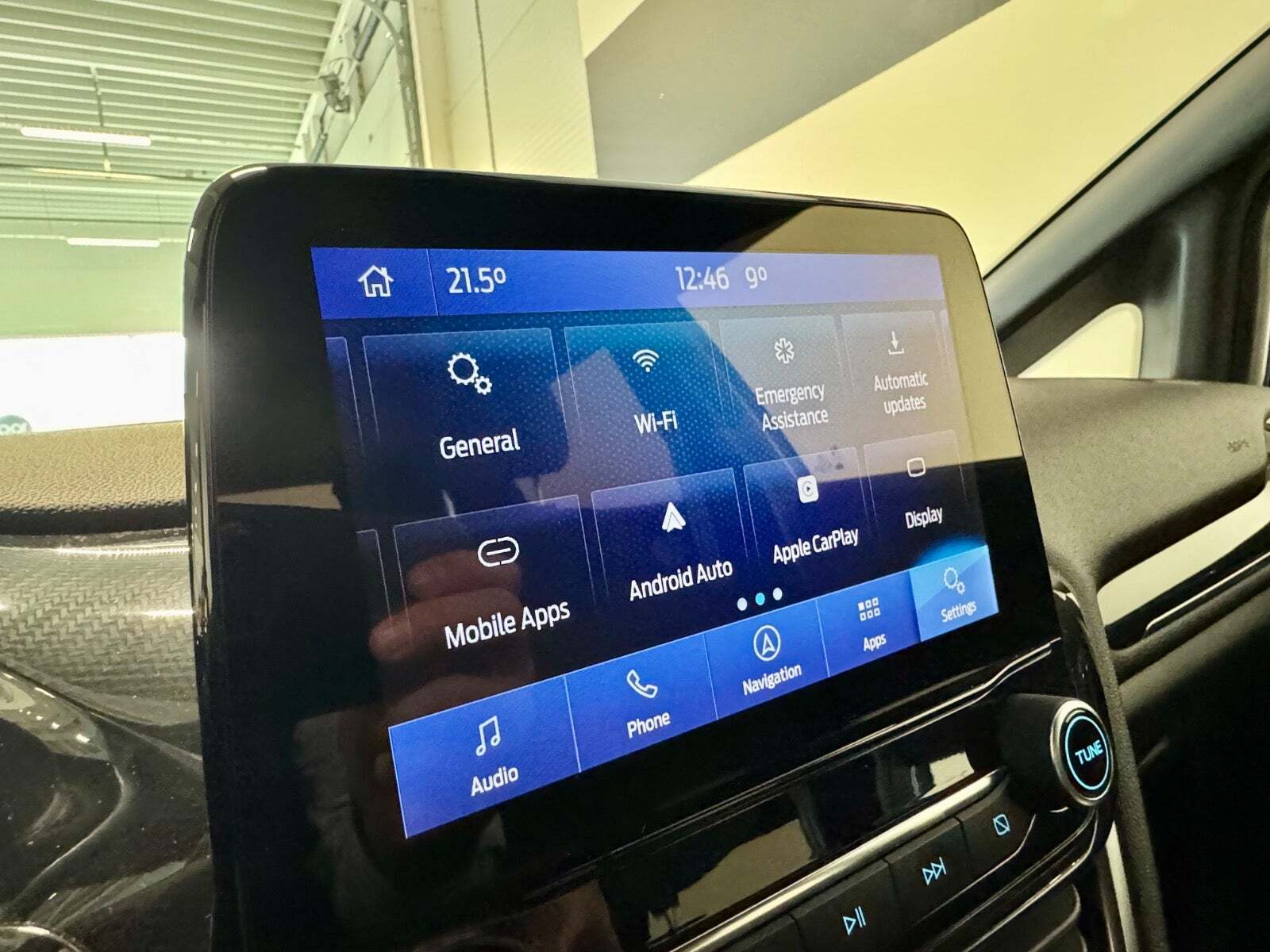 Sort Ford Fiesta fra 2022 set indefra