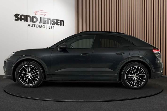 Grå Porsche Macan fra 2025