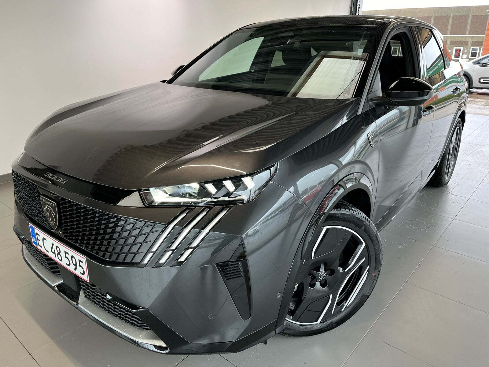 Peugeot e-3008