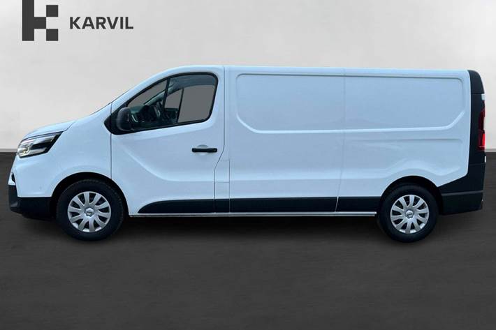 Hvid Nissan Primastar fra 2023