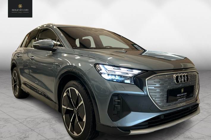 Blå Audi Q4 fra 2022 set udefra