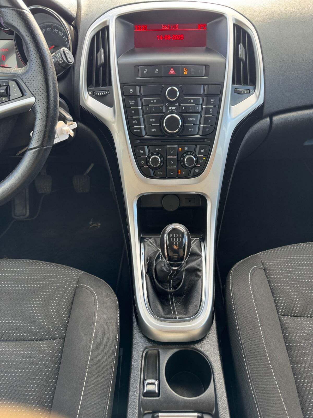 undefined Opel Astra fra 2011