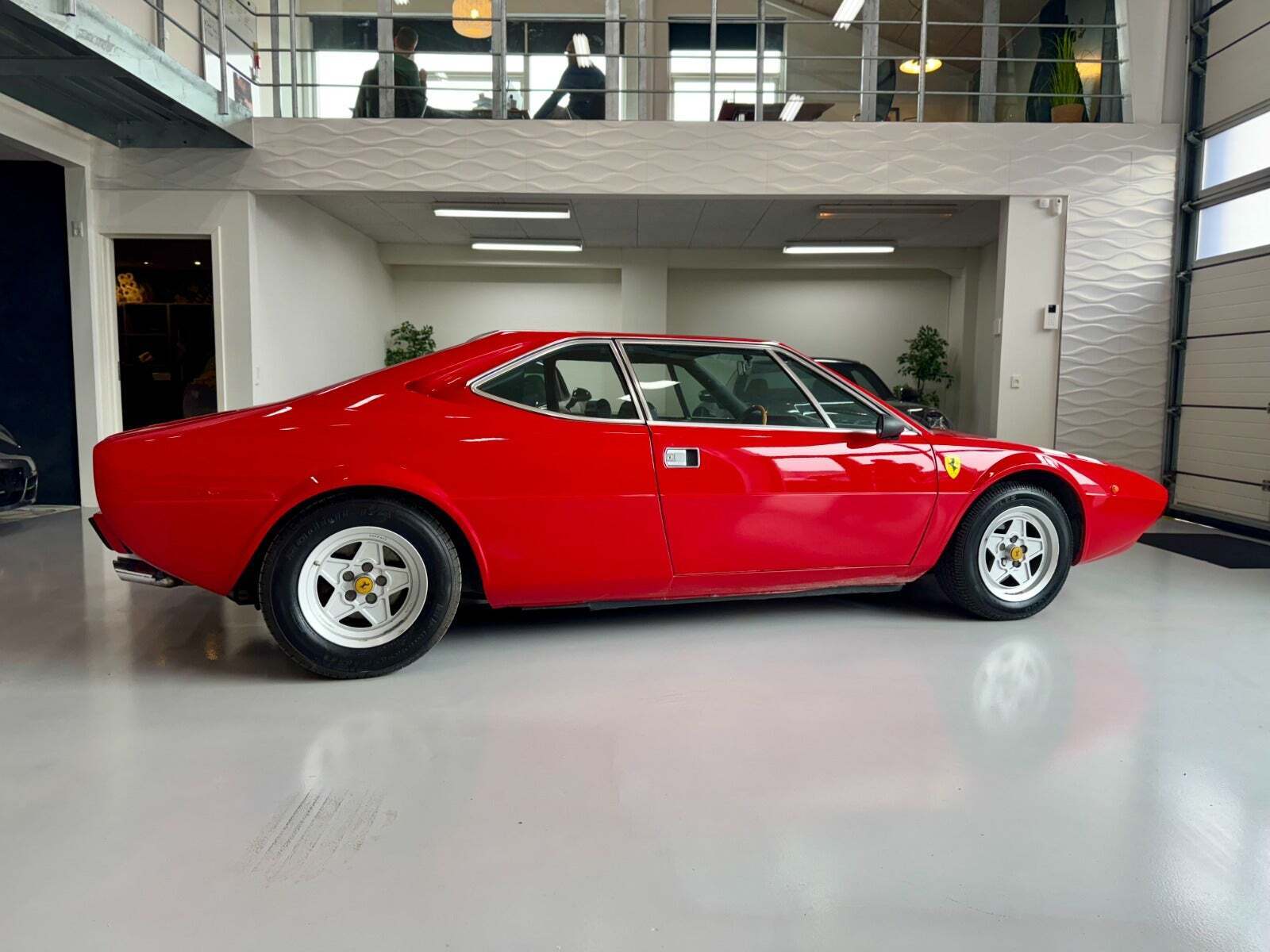 Rød Ferrari 308 fra 1975