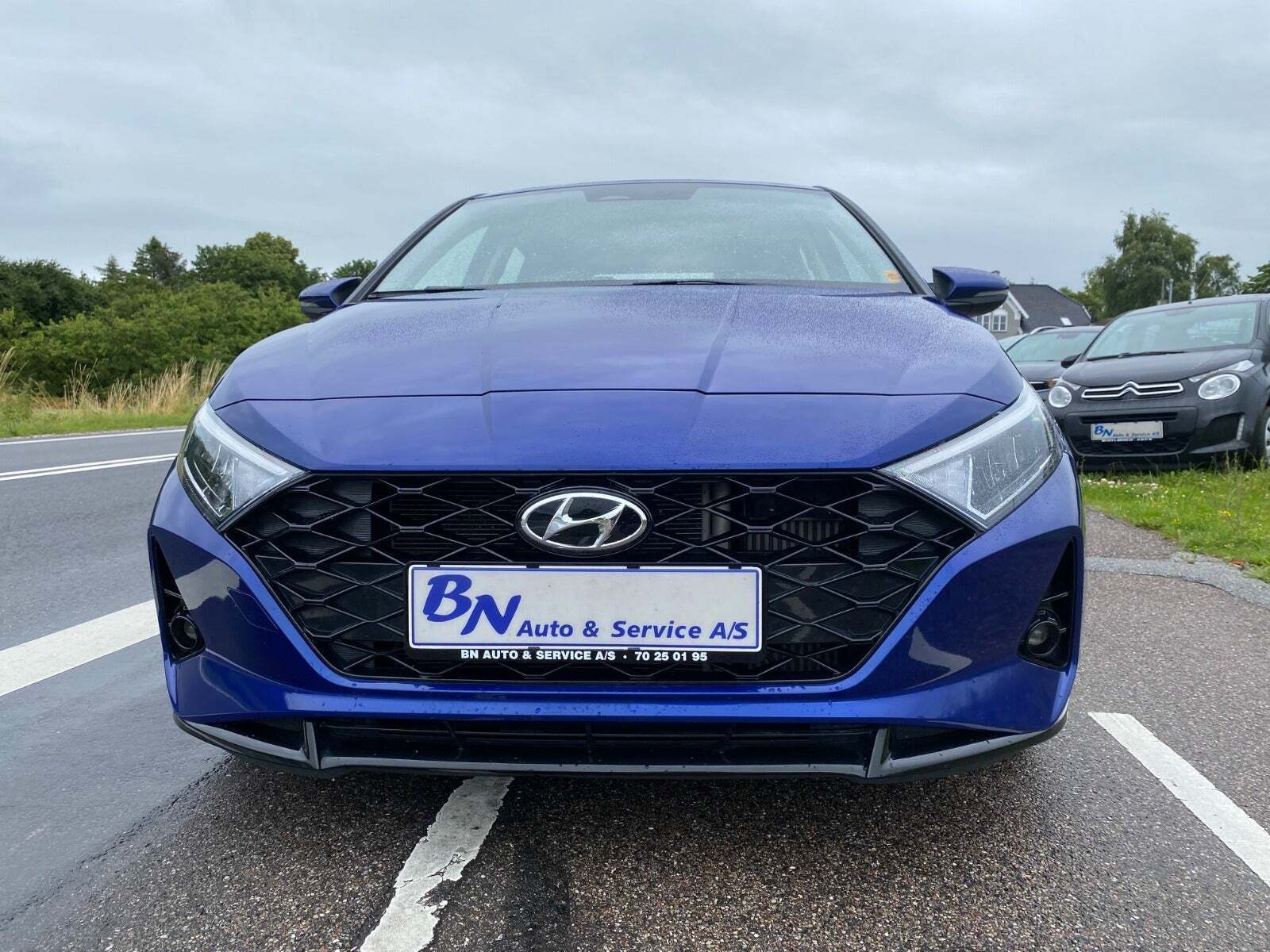 Blå Hyundai i20 fra 2022