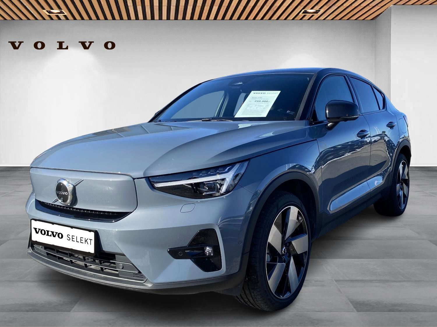 Grå Volvo C40 fra 2022 set udefra