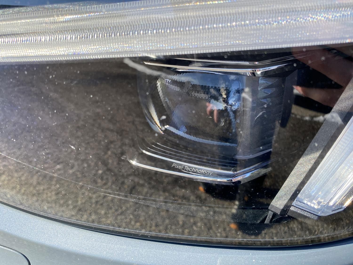 Grå Volvo C40 fra 2022