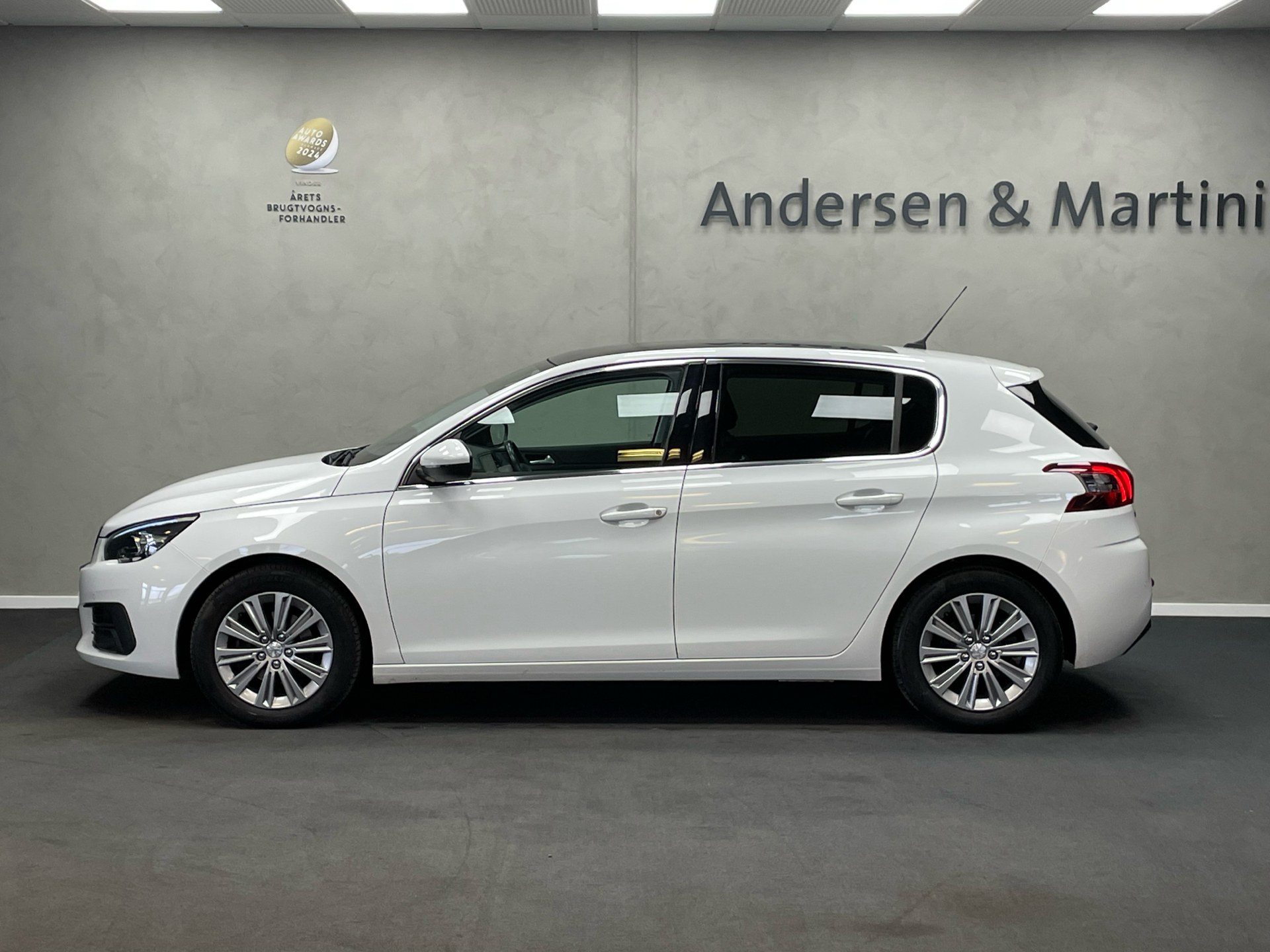 Peugeot 308 1,2 PureTech Selection Sky 130HK 5d 6g