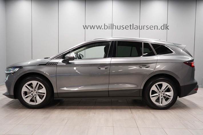 Grå Skoda Enyaq fra 2023