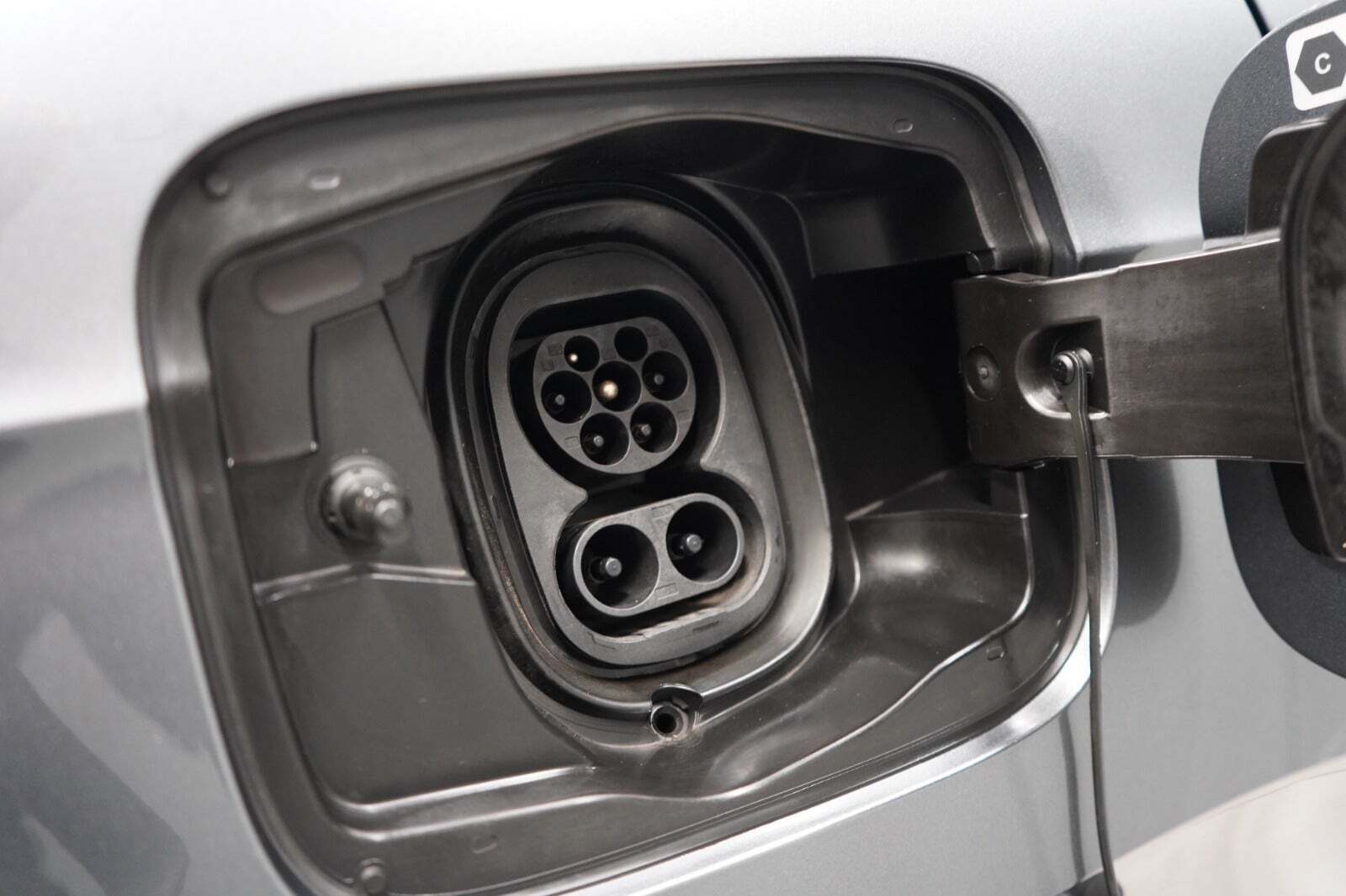 Grå Skoda Enyaq fra 2023