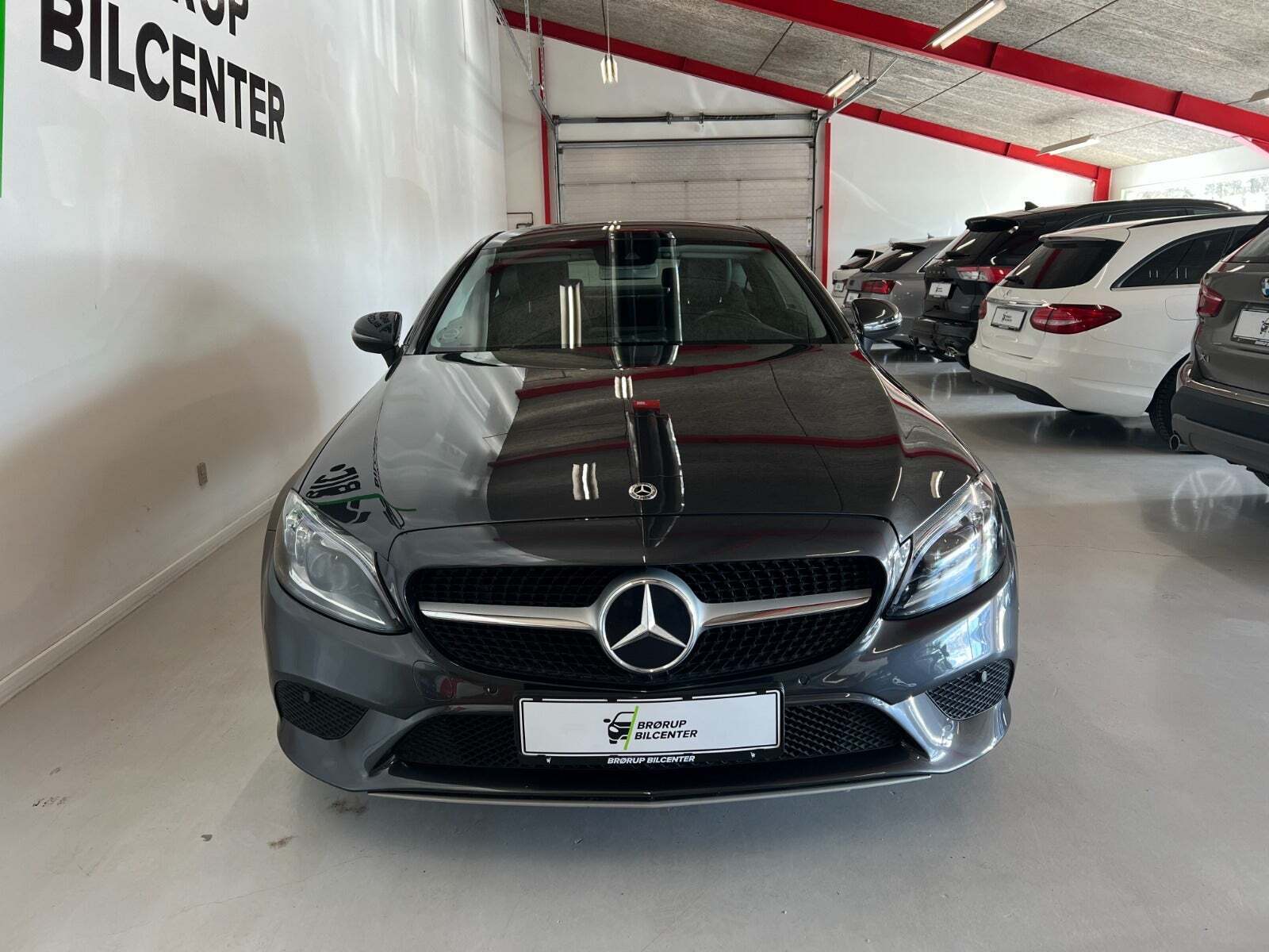 Grå Mercedes C220 d fra 2018