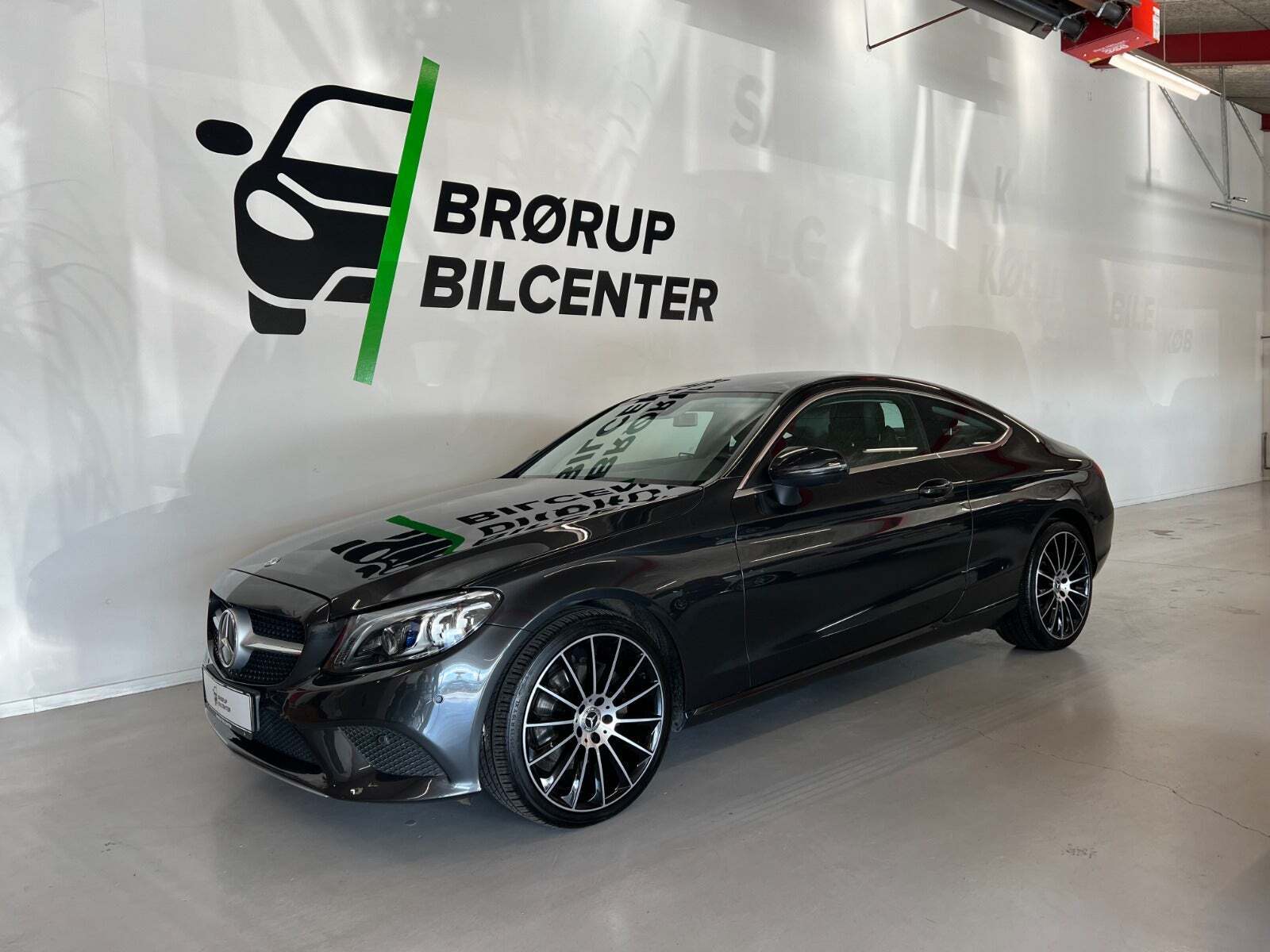 Grå Mercedes C220 d fra 2018