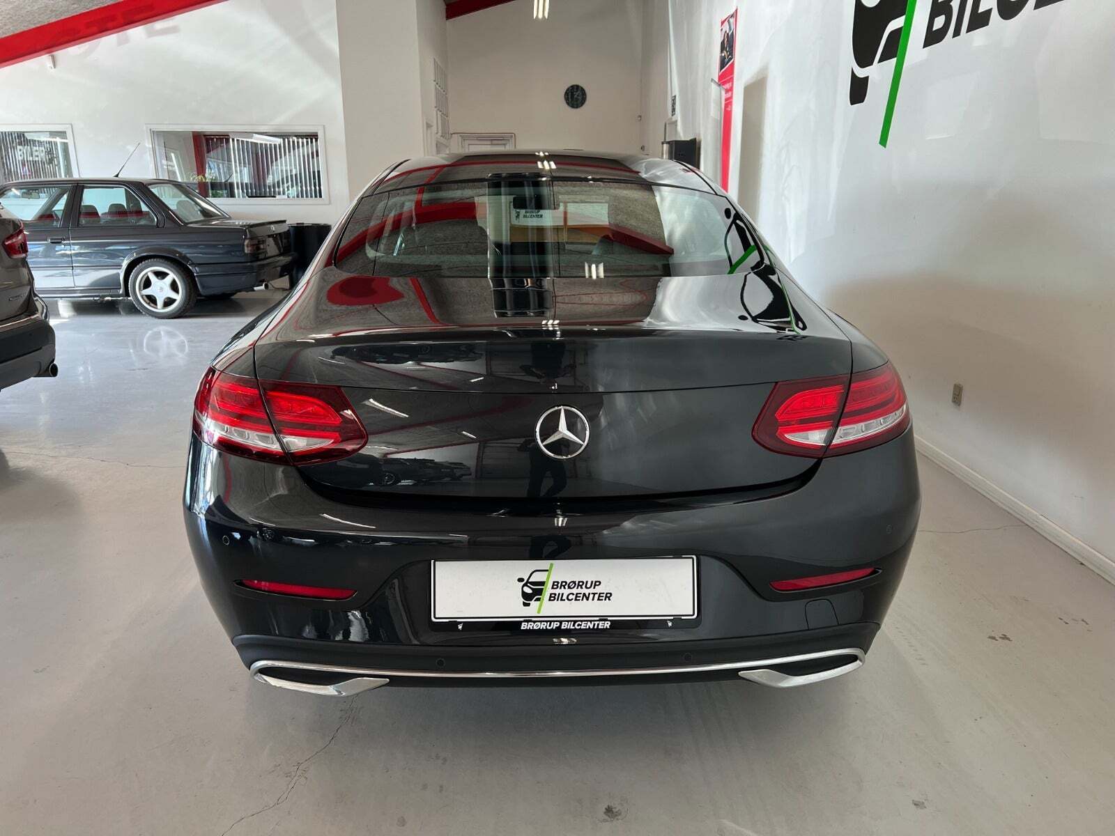 Grå Mercedes C220 d fra 2018