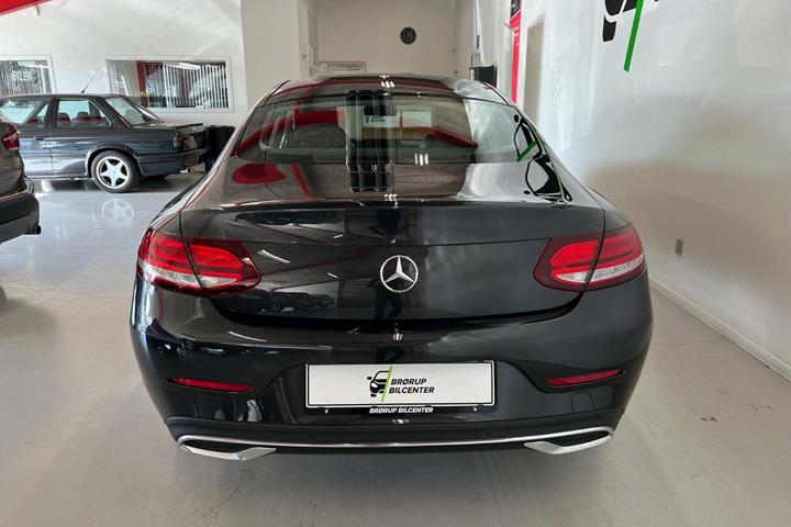 Grå Mercedes C220 d fra 2018