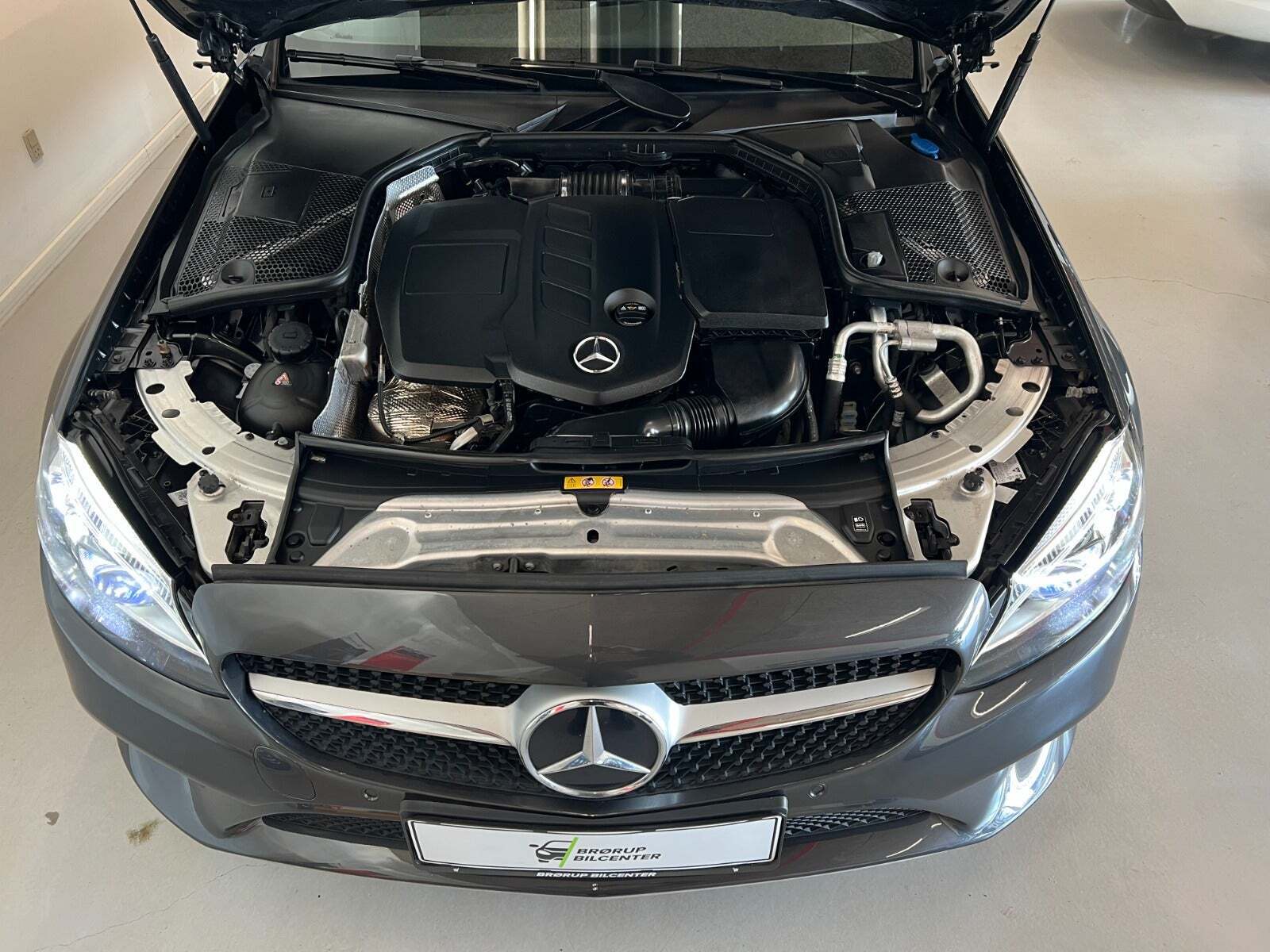 Grå Mercedes C220 d fra 2018