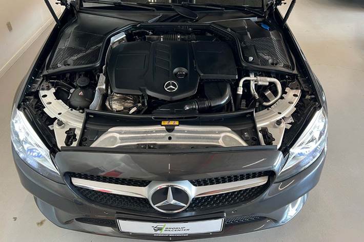 Grå Mercedes C220 d fra 2018