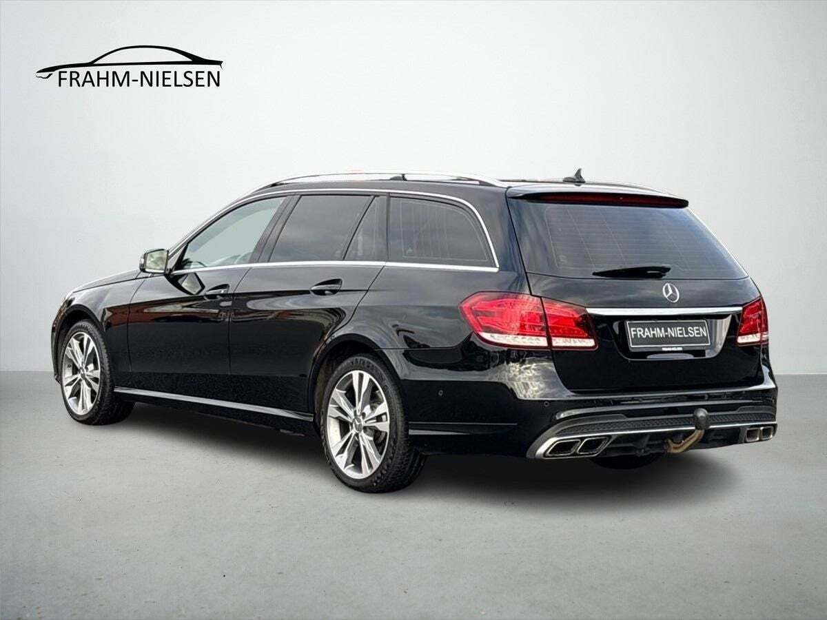 Sort Mercedes E200 fra 2013