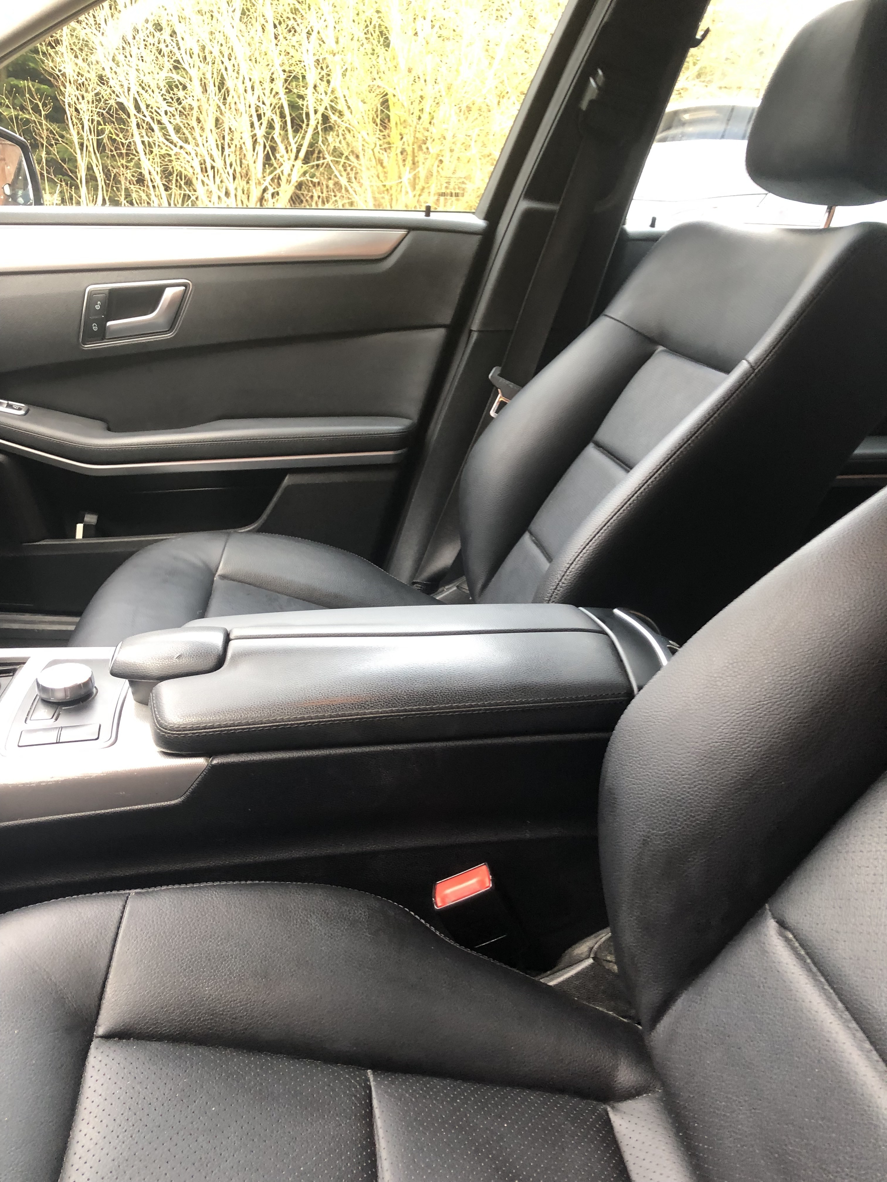 Sort Mercedes E-Klasse fra 2012