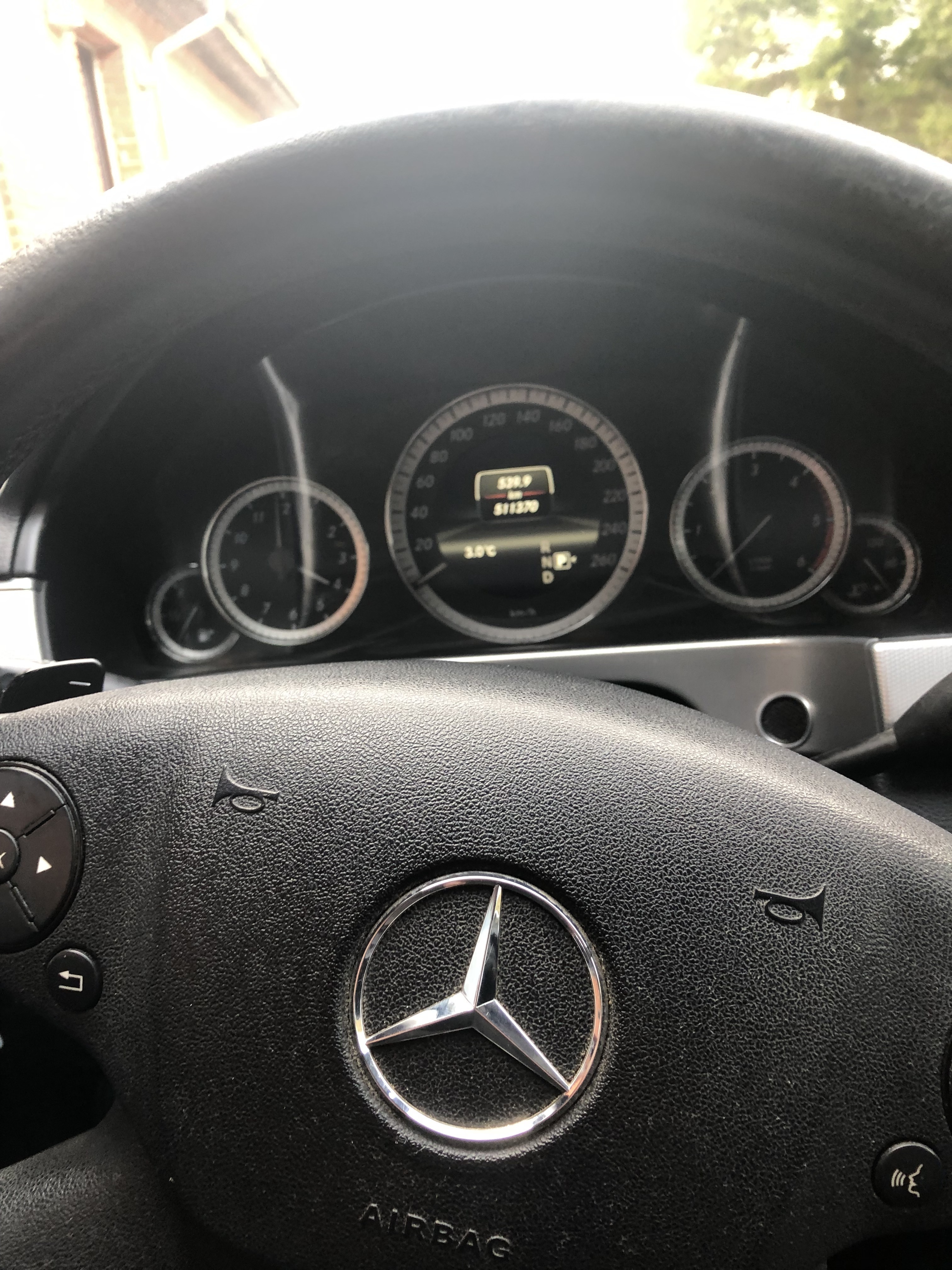 Sort Mercedes E-Klasse fra 2012