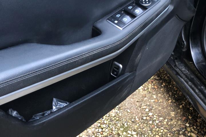Sort Mercedes E-Klasse fra 2012