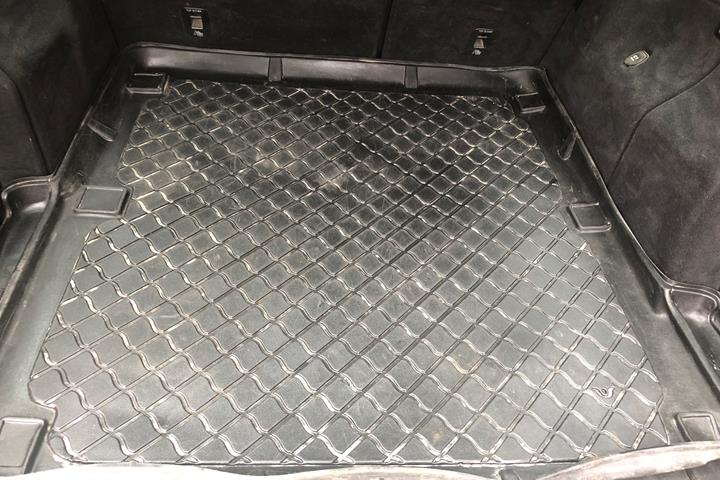 Sort Mercedes E-Klasse fra 2012