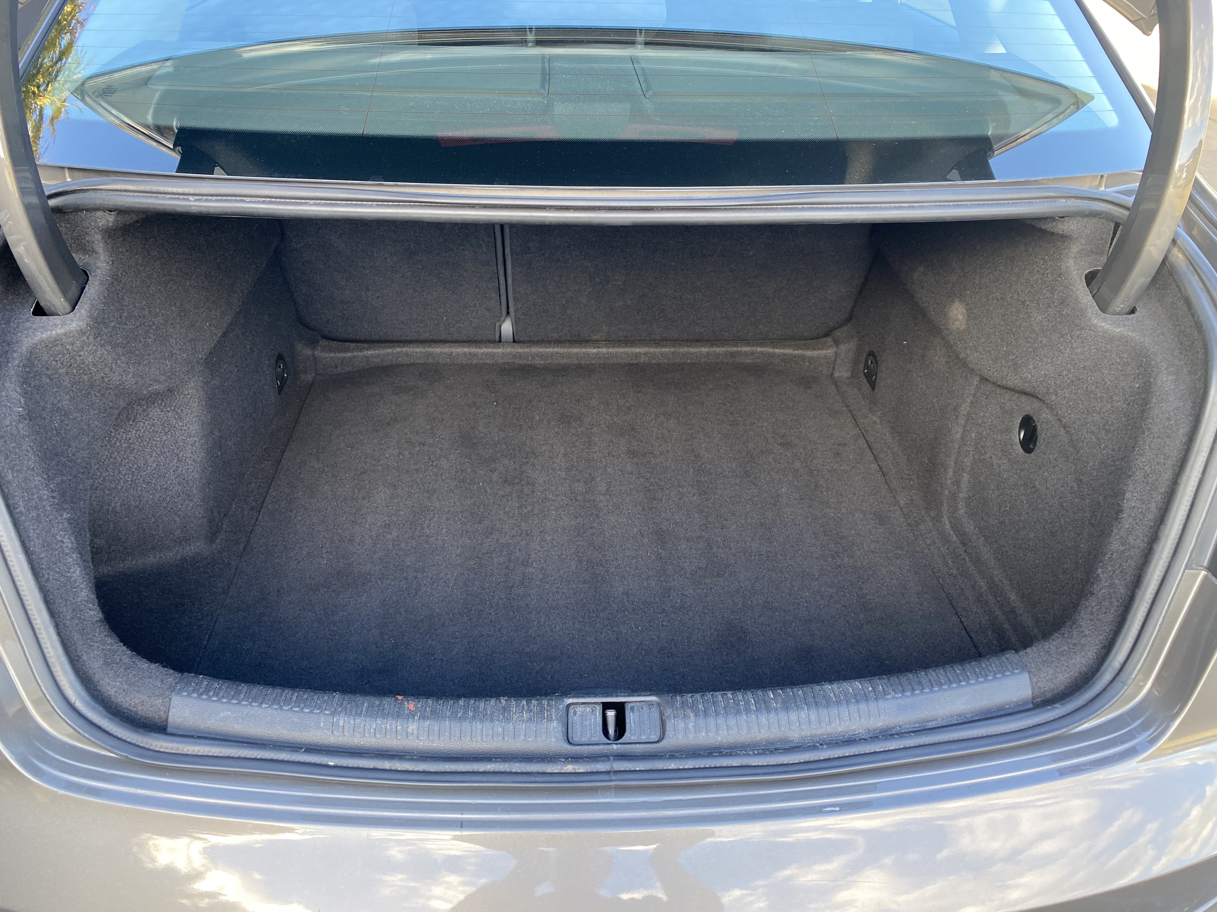 Grå Audi A3 Limousine fra 2015
