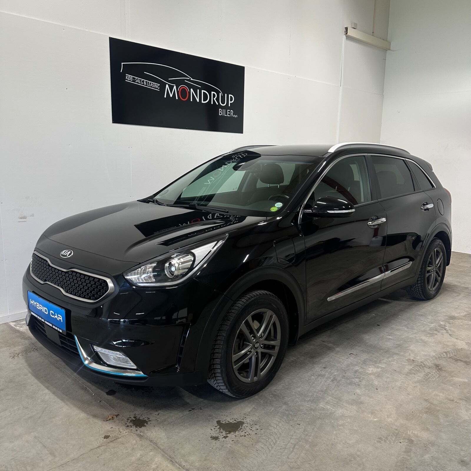 Sort Kia Niro fra 2018 set udefra