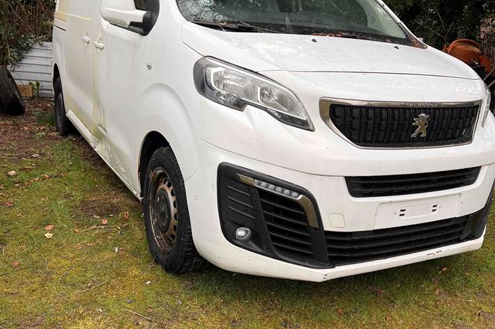 Hvid Peugeot Expert fra 2018
