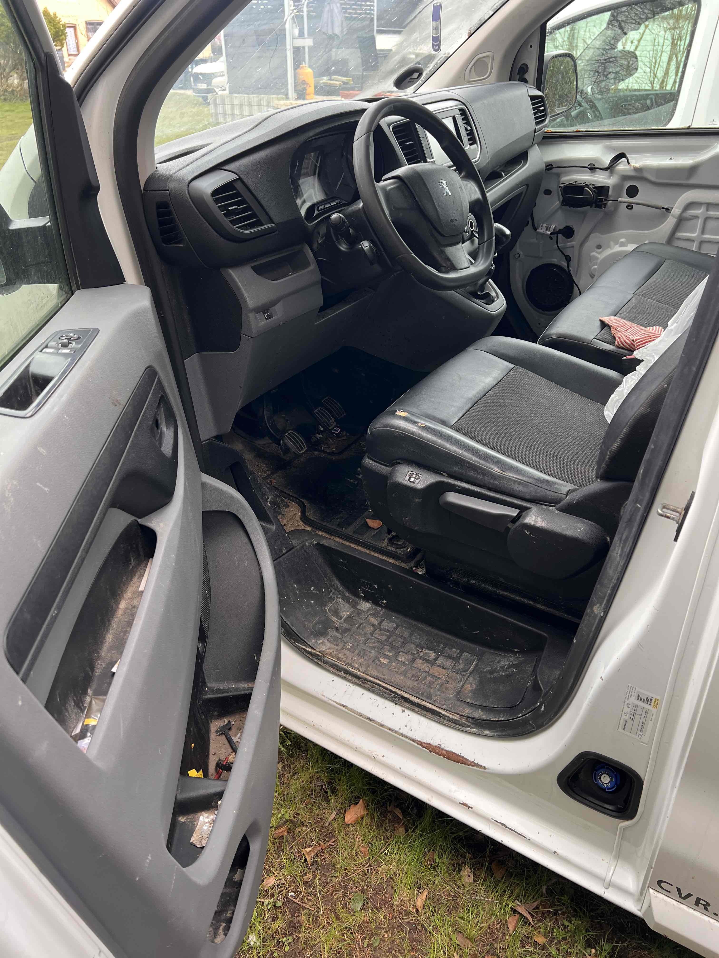 Hvid Peugeot Expert fra 2018