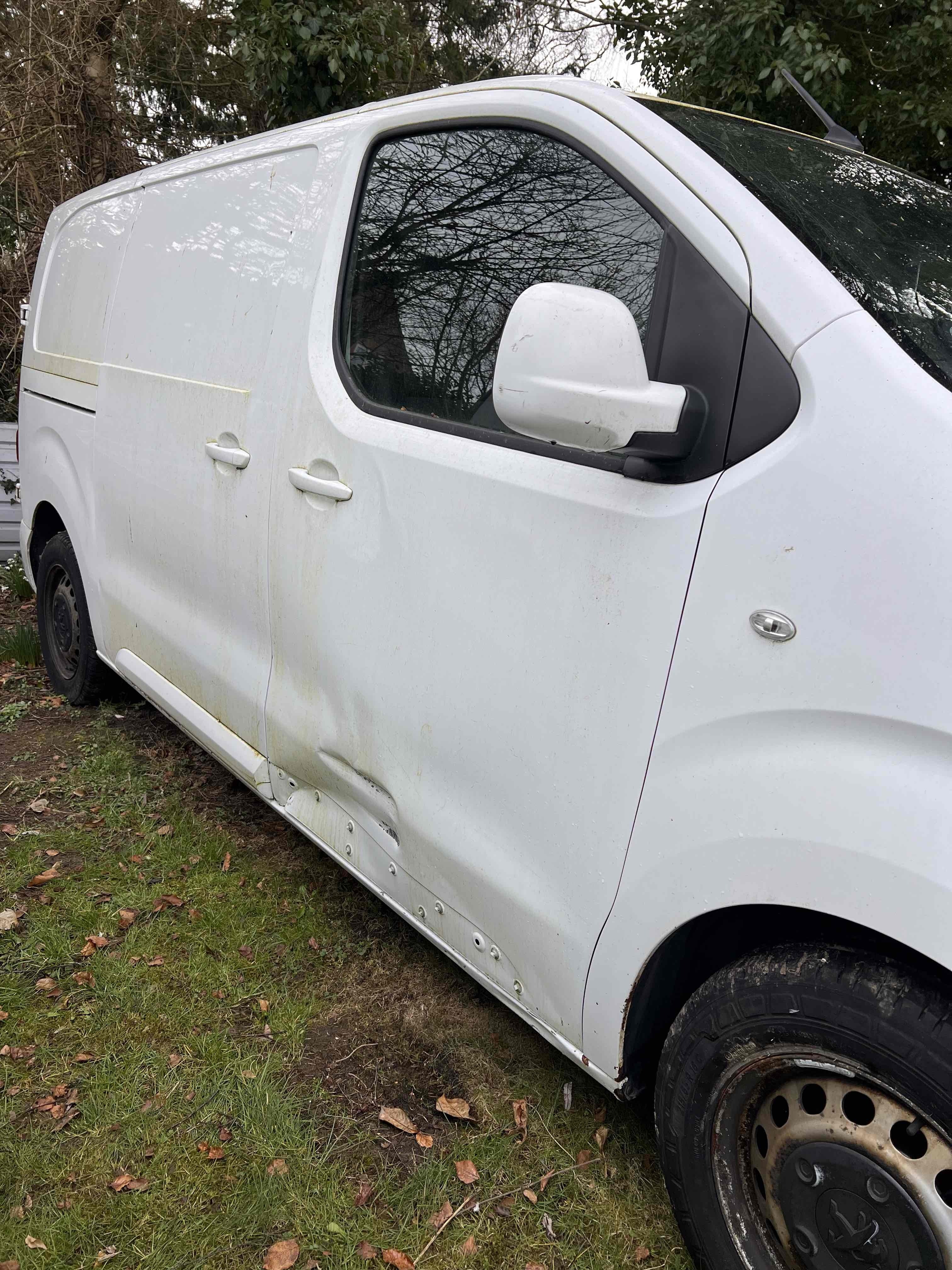 Hvid Peugeot Expert fra 2018