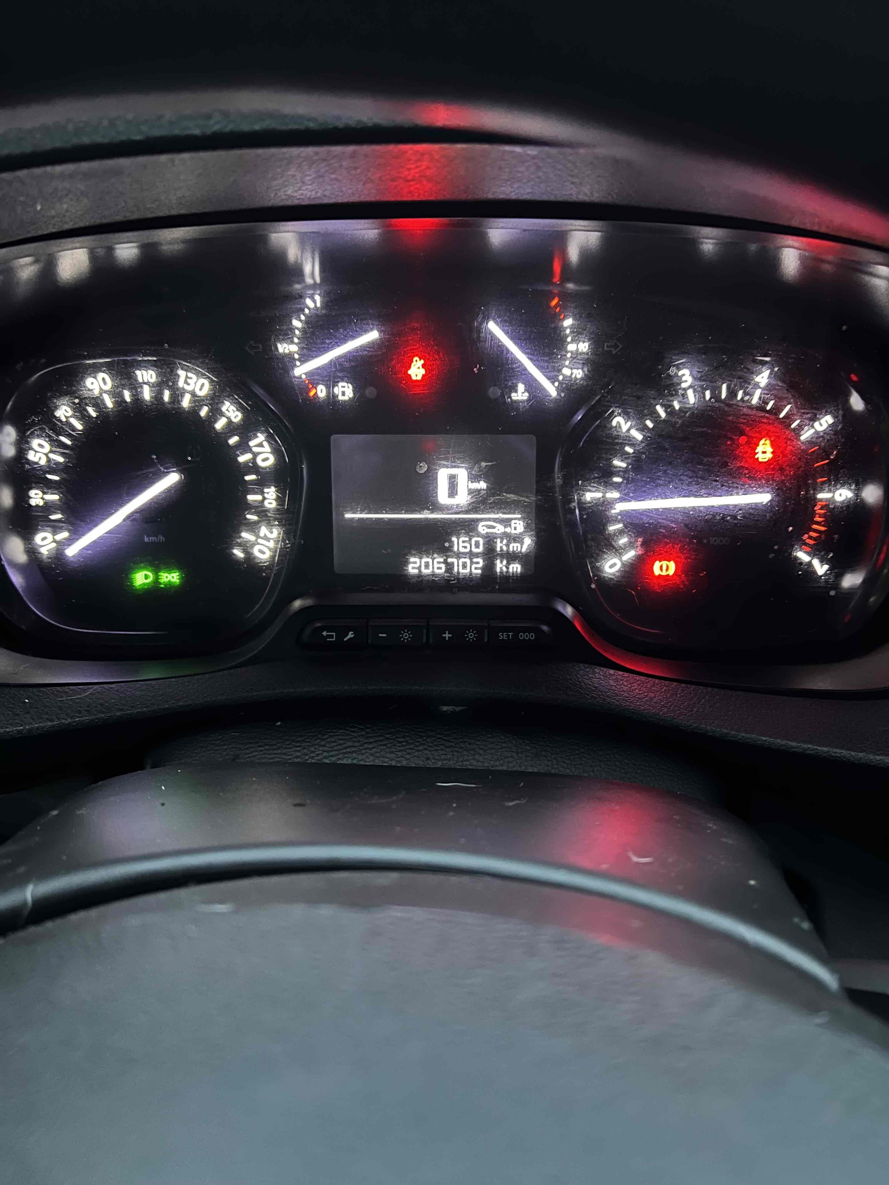 Hvid Peugeot Expert fra 2018