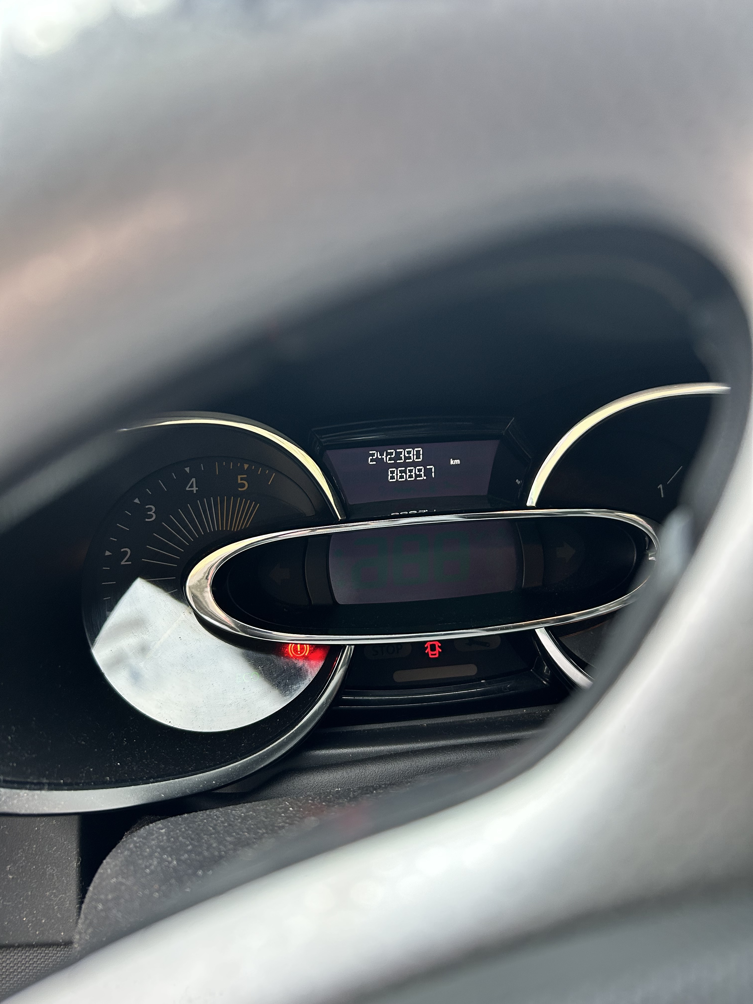 Rød Renault Ny Clio fra 2013