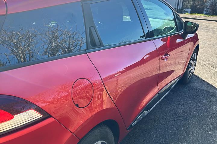 Rød Renault Ny Clio fra 2013