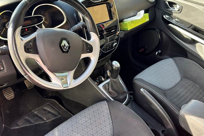 Rød Renault Ny Clio fra 2013