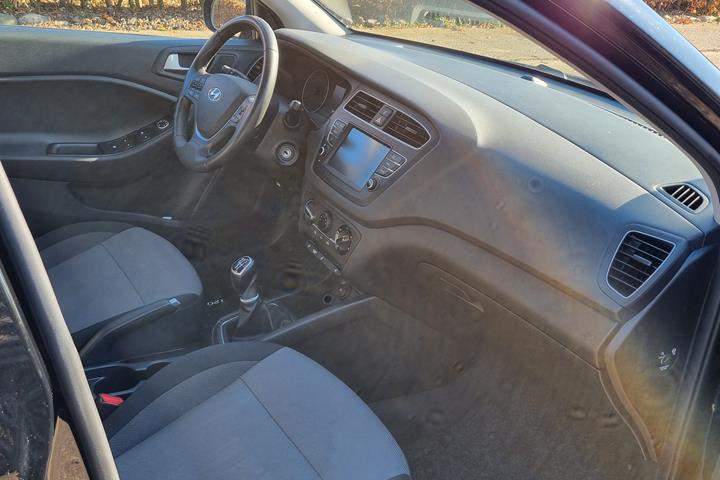 Sort Hyundai i20 fra 2020
