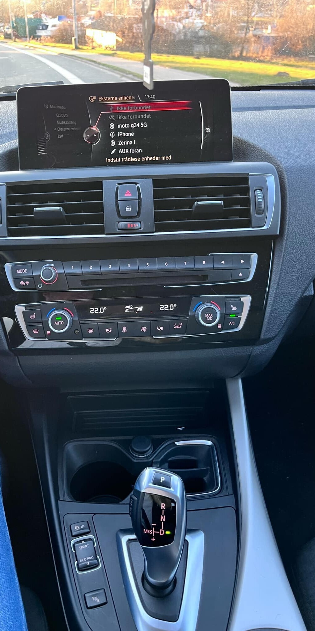 Sort BMW 1-Serie fra 2016