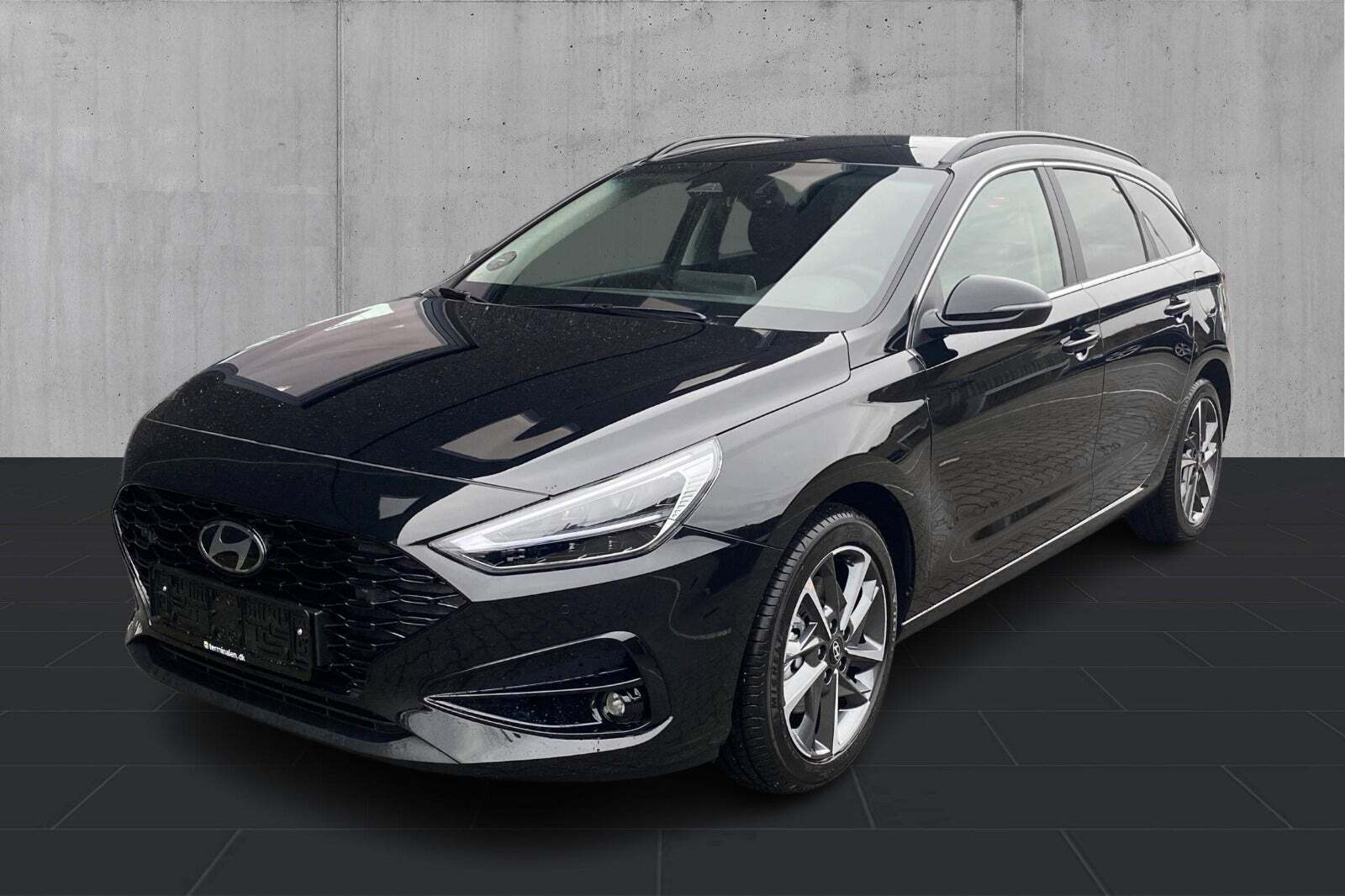 Sort Hyundai i30 fra 2025 set udefra