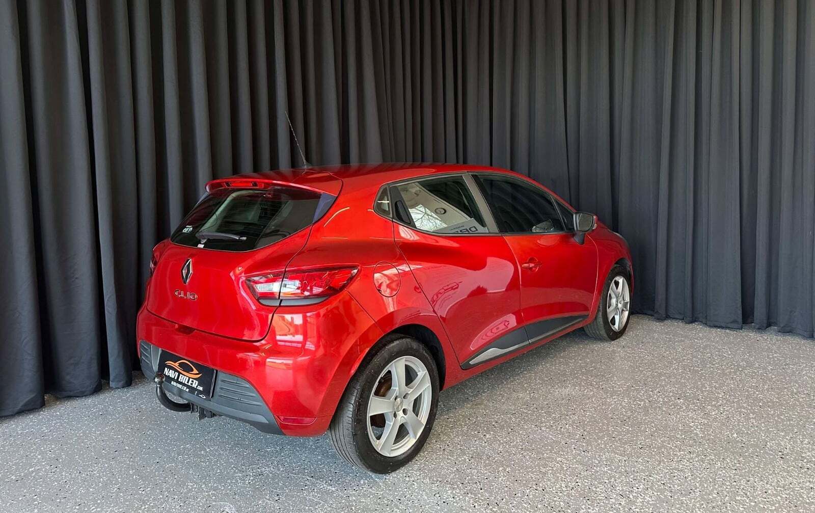 Rød Renault Clio IV fra 2017