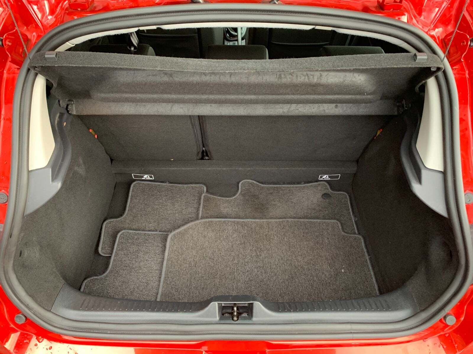 Rød Renault Clio IV fra 2017